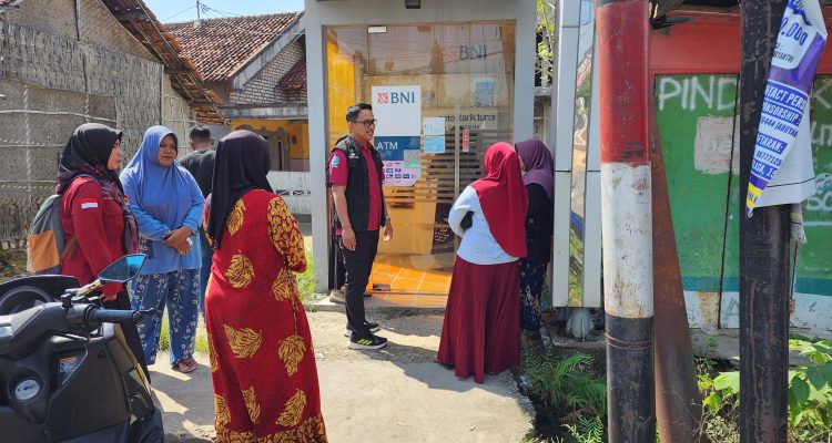 Berjalan Lancar: Korwil PKH melakukan monitoring dan edukasi kepada para penerima PKH tahap 2.